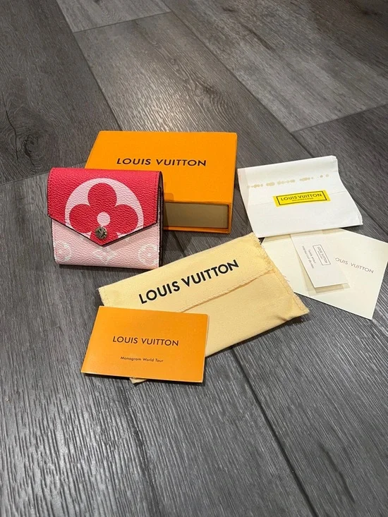 Louis Vuitton Zoe Wallet Giant Monogram Red/Pink Compact Wallet - Picture 16 of 16